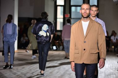  N. Hoolywood pist, Nyfw