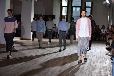  N. Hoolywood pist, Nyfw