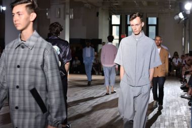  N. Hoolywood pist, Nyfw