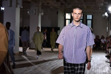  N. Hoolywood pist, Nyfw