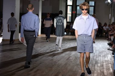  N. Hoolywood pist, Nyfw