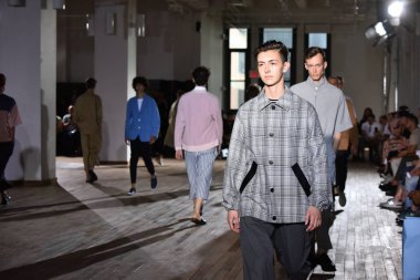  N. Hoolywood pist, Nyfw