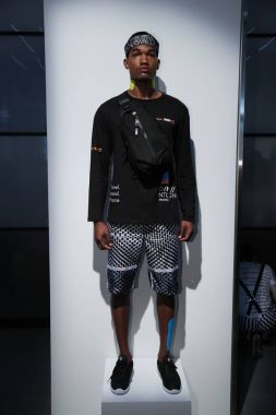 Dyne sunu sırasında Nyfw