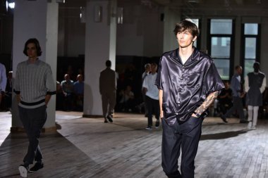  N. Hoolywood pist, Nyfw