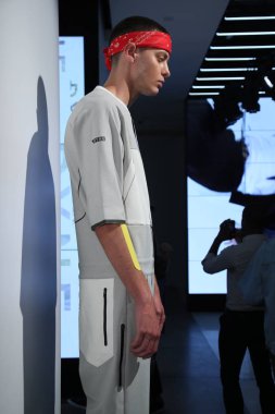 Dyne sunu sırasında Nyfw