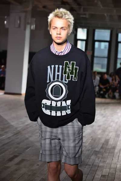 N. Hoolywood pist, Nyfw