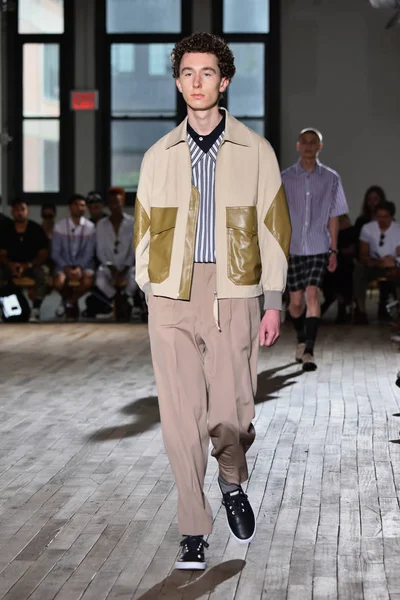 N. Hoolywood pist, Nyfw