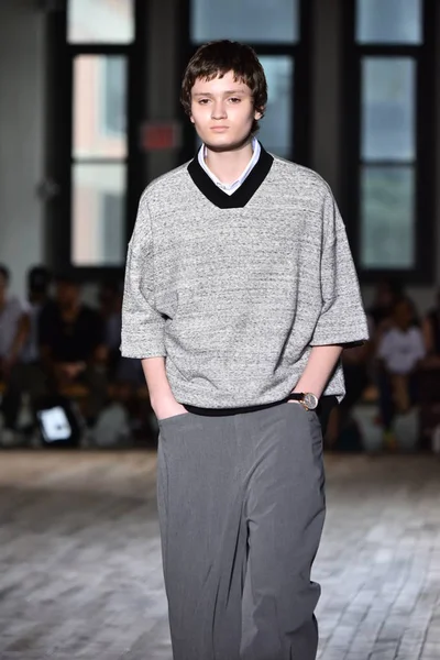 (名) Hoolywood 滑走路、Nyfw — ストック写真