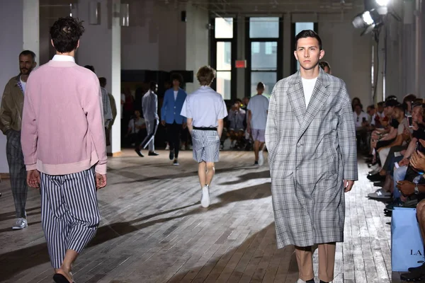  N. Hoolywood pist, Nyfw