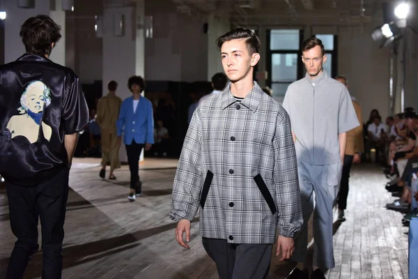  N. Hoolywood pist, Nyfw