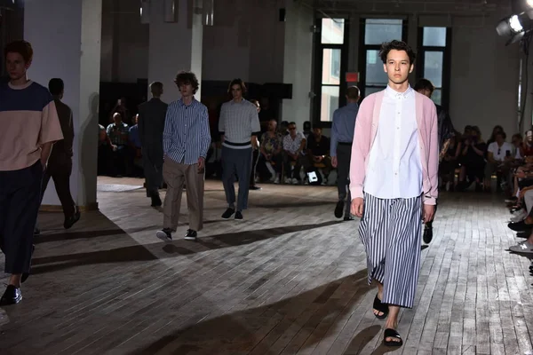  N. Hoolywood pist, Nyfw