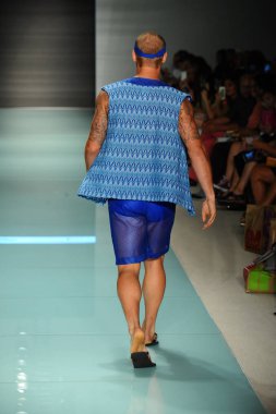 Üniversitesi Sanat ve tasarım moda defilesi