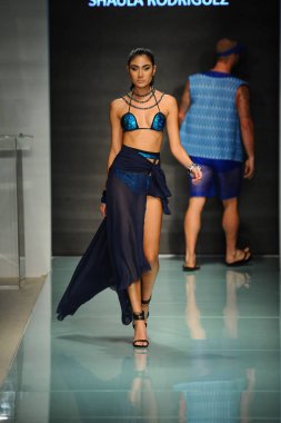 Üniversitesi Sanat ve tasarım moda defilesi