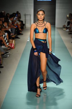 Üniversitesi Sanat ve tasarım moda defilesi