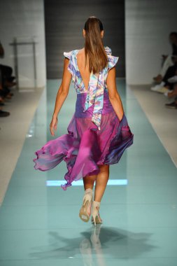 Üniversitesi Sanat ve tasarım moda defilesi