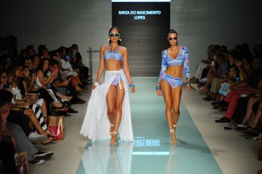 Üniversitesi Sanat ve tasarım moda defilesi
