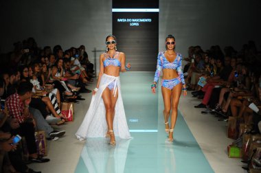 Üniversitesi Sanat ve tasarım moda defilesi
