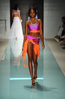 Üniversitesi Sanat ve tasarım moda defilesi