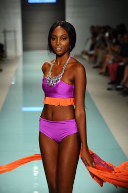 Üniversitesi Sanat ve tasarım moda defilesi