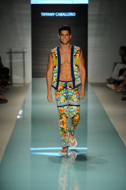 Üniversitesi Sanat ve tasarım moda defilesi