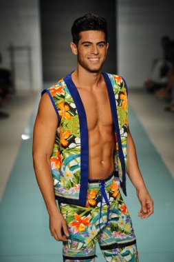 Üniversitesi Sanat ve tasarım moda defilesi