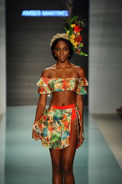 Üniversitesi Sanat ve tasarım moda defilesi