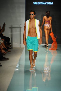 Üniversitesi Sanat ve tasarım moda defilesi