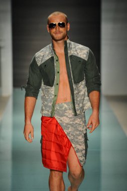 Üniversitesi Sanat ve tasarım moda defilesi