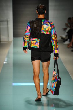 Üniversitesi Sanat ve tasarım moda defilesi