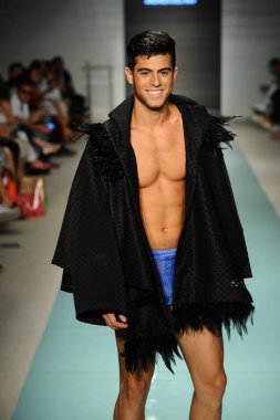 Üniversitesi Sanat ve tasarım moda defilesi