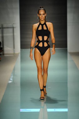 Üniversitesi Sanat ve tasarım moda defilesi