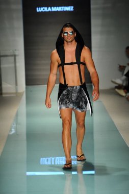 Üniversitesi Sanat ve tasarım moda defilesi