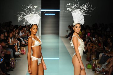 Üniversitesi Sanat ve tasarım moda defilesi