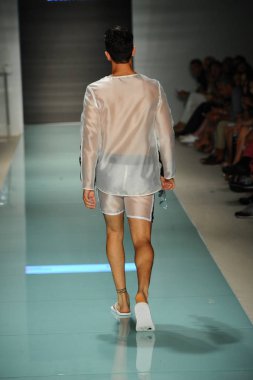 Üniversitesi Sanat ve tasarım moda defilesi