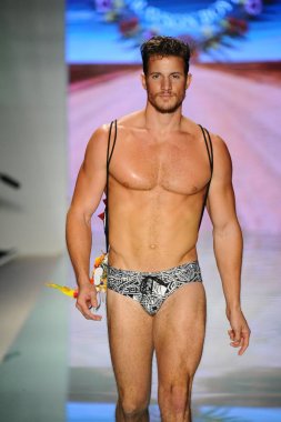 Grayson Boyd defile
