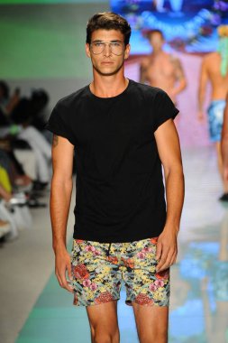 Grayson Boyd defile