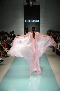 Elie Madi defile 