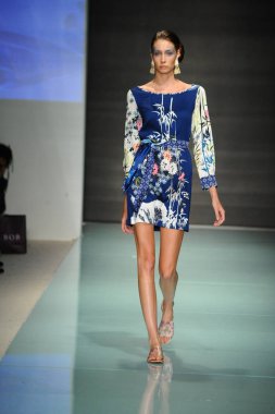 Hale Bob defile