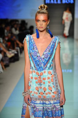 Hale Bob defile