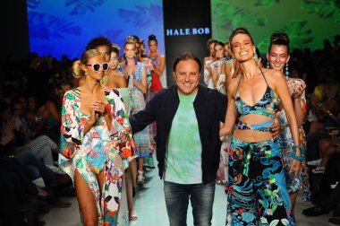 Tasarımcı Hale Bob ve modelleri 