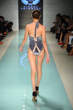 Cirone mayo moda defilesi 