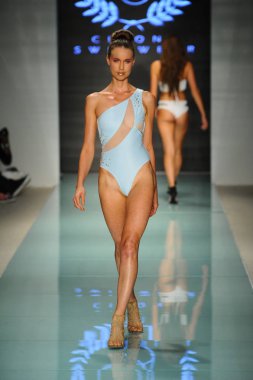 Cirone mayo moda defilesi 