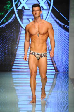 Pist yürüyüş modeli 