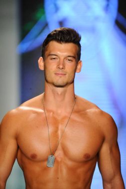 Pist yürüyüş modeli 