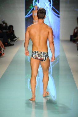 Pist yürüyüş modeli 