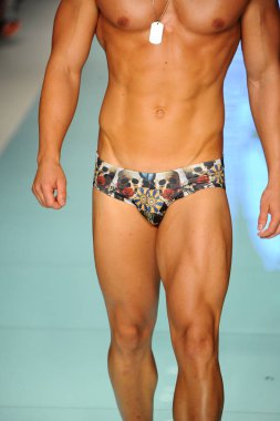 Pist yürüyüş modeli 