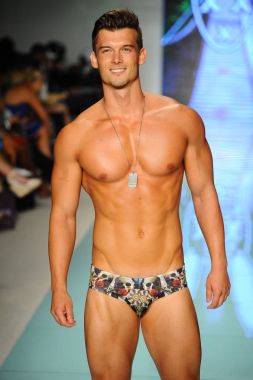 Pist yürüyüş modeli 