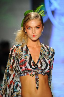 Pist yürüyüş modeli 