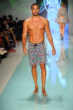 Pist yürüyüş modeli 