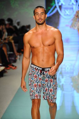 Pist yürüyüş modeli 